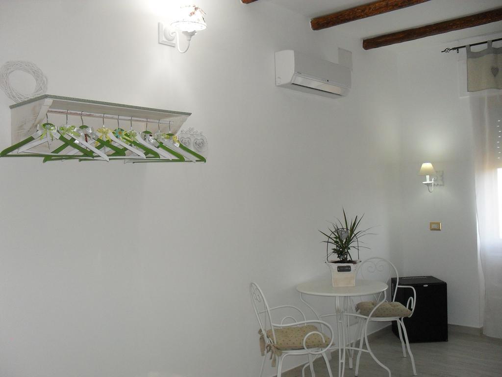 Villa Fattoria La Traccia Fertilia Habitación foto