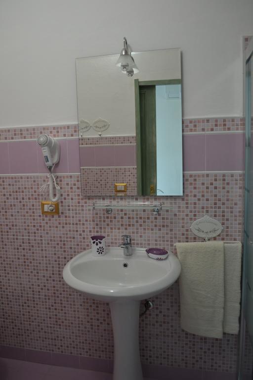 Villa Fattoria La Traccia Fertilia Habitación foto